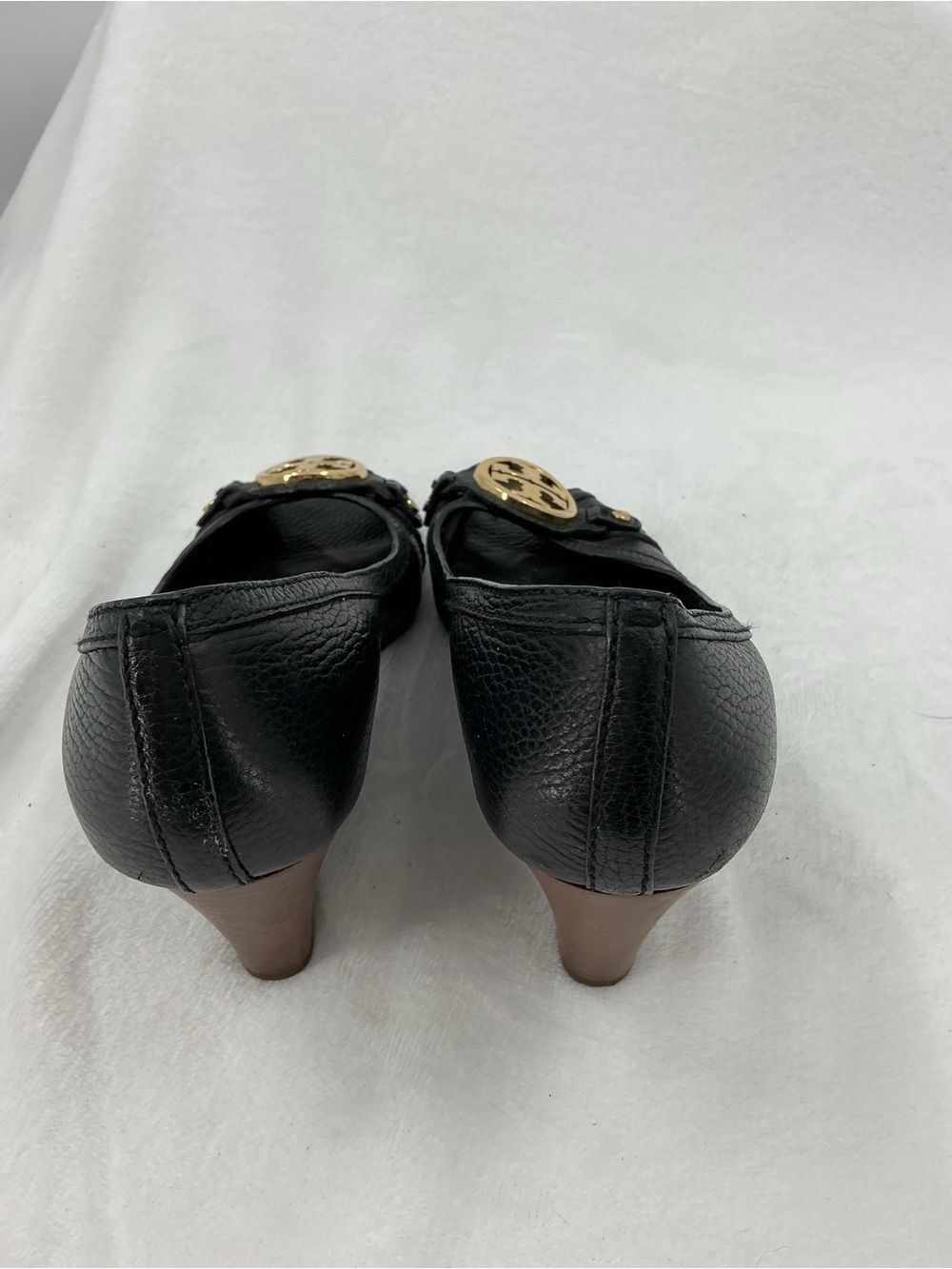 Tory Burch Black Leather Peep-Toe Heels with Gold Logo Medallion B47 - Picture 3 of 6